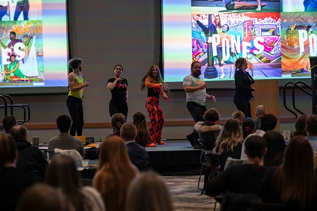 Pones dances at the ceremony.