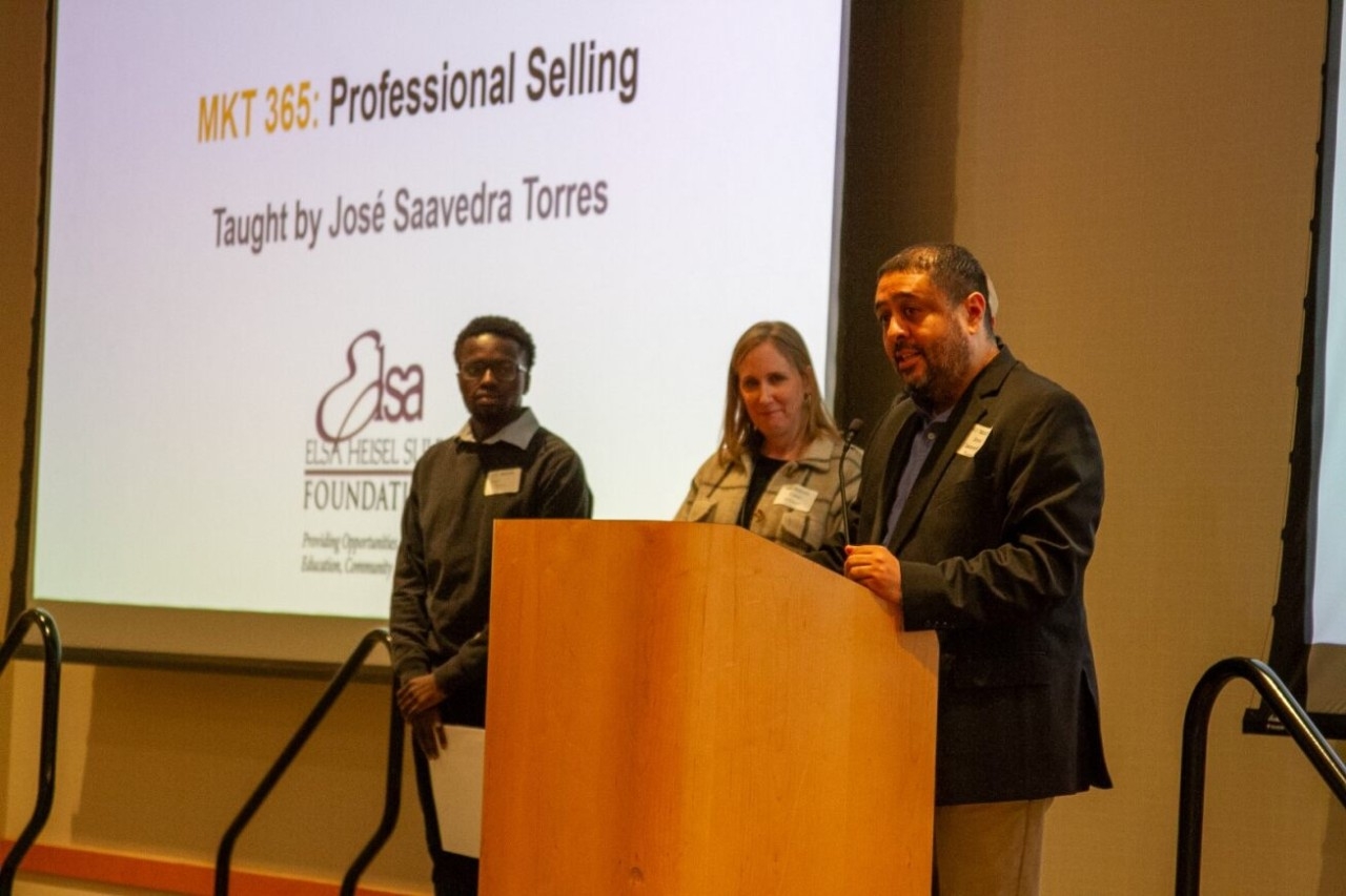 Dr. Jose Saavedra Torres speaks to attendees.