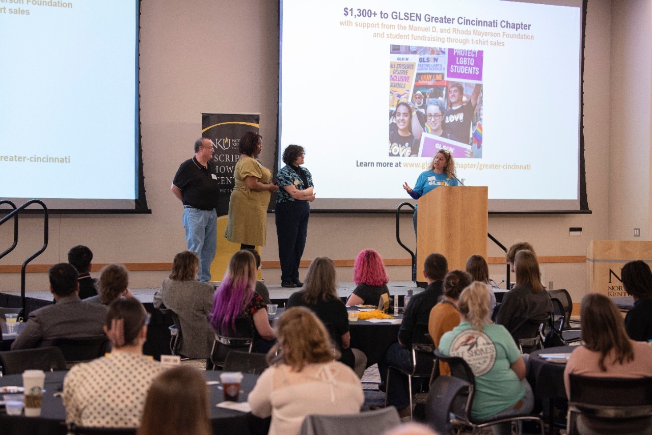 GLSEN Greater Cincinnati Chapter accepts Mayerson Award