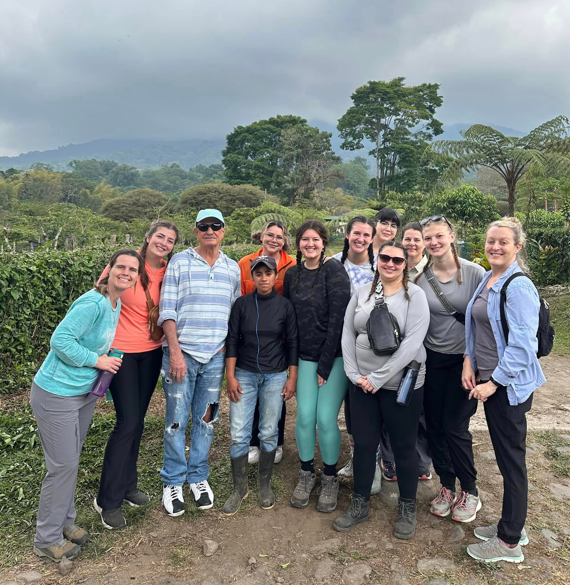 Group of students "Norsing Up" in Costa Rica
