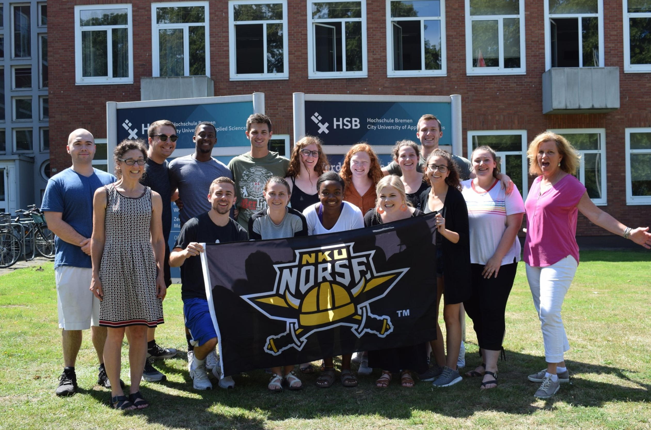 Group of students "Norsing Up" in Costa Rica
