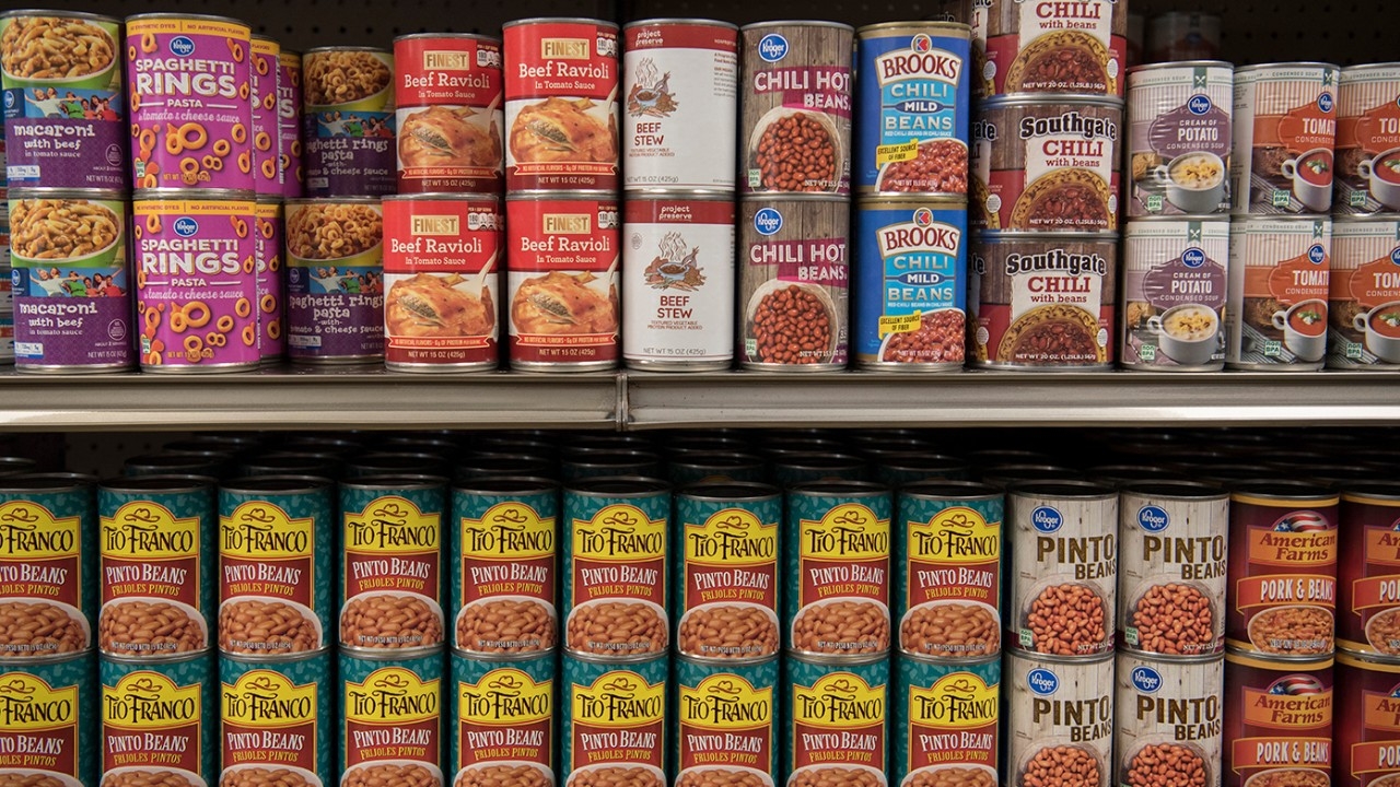 Students help promote FUEL NKU in the Student Union