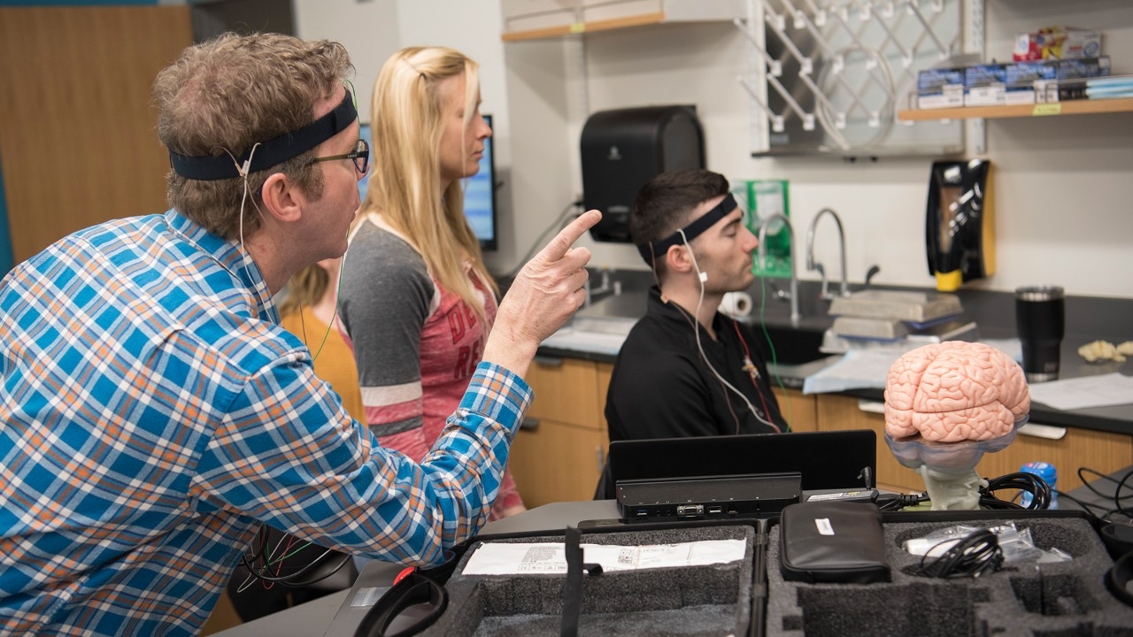 Neuroscience Lab with Dr. Mark Bardgett