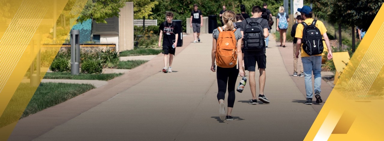 NKU students walking on campus.