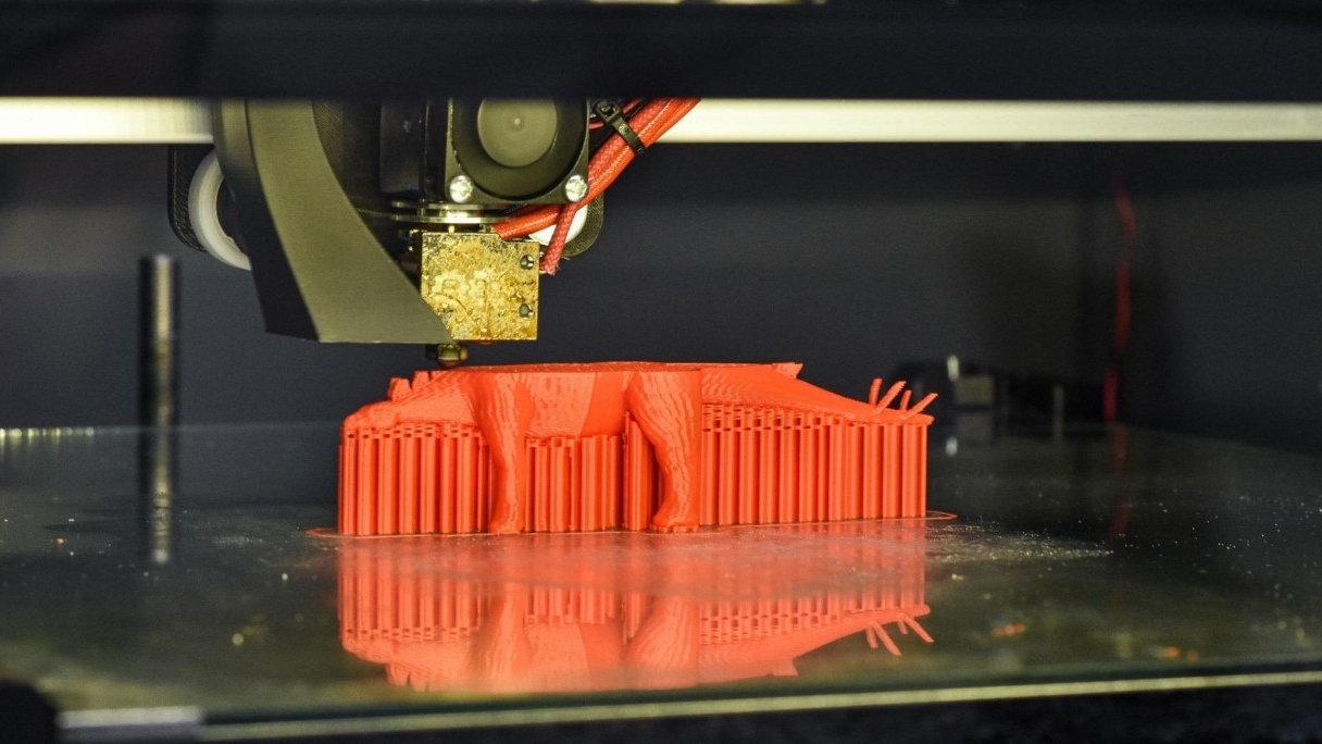 3D model of a stegosaurus being printed in Stego Studio. 