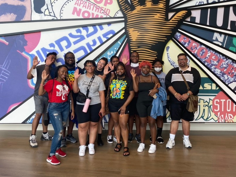 Darryl Peal and students