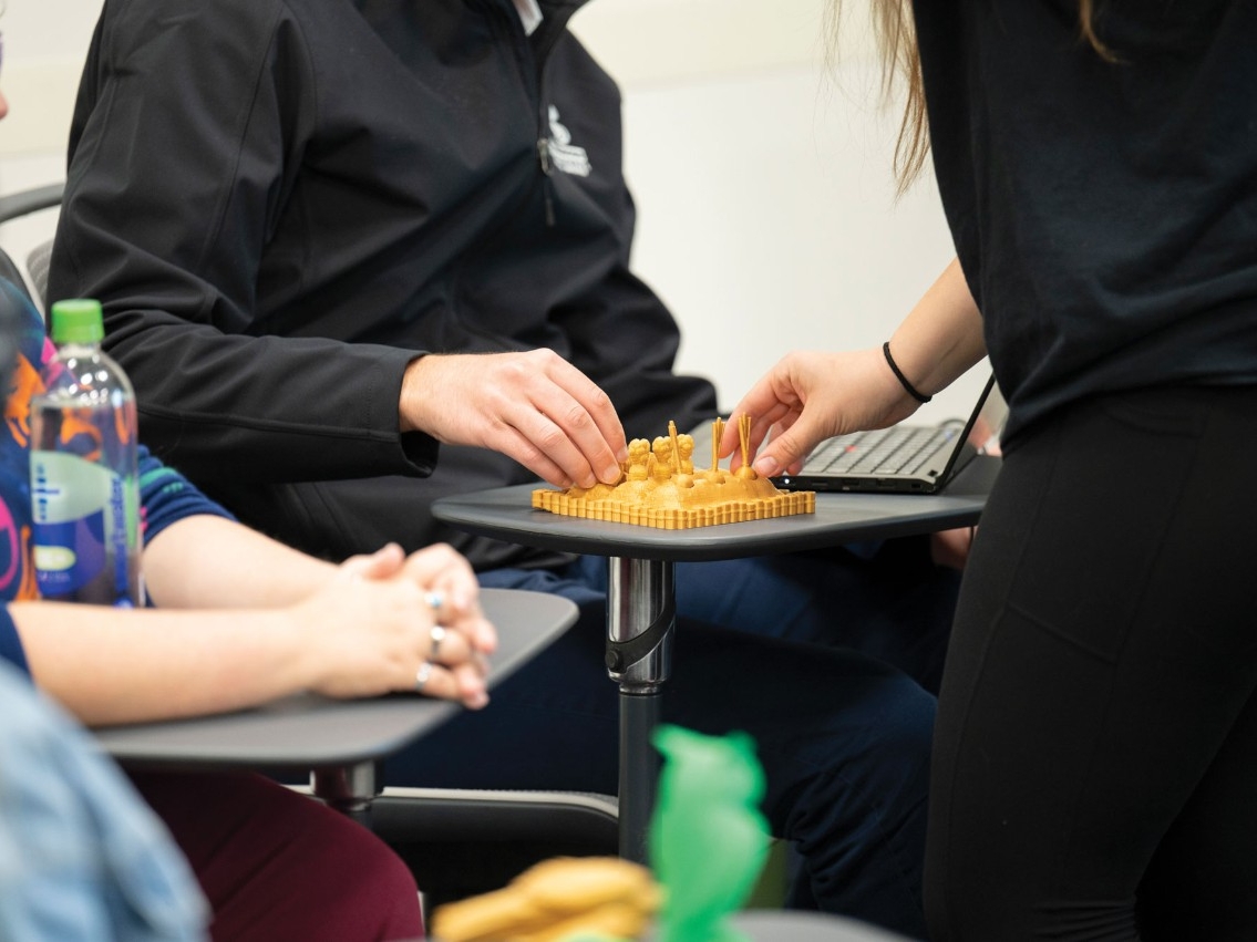 Students with 3D model