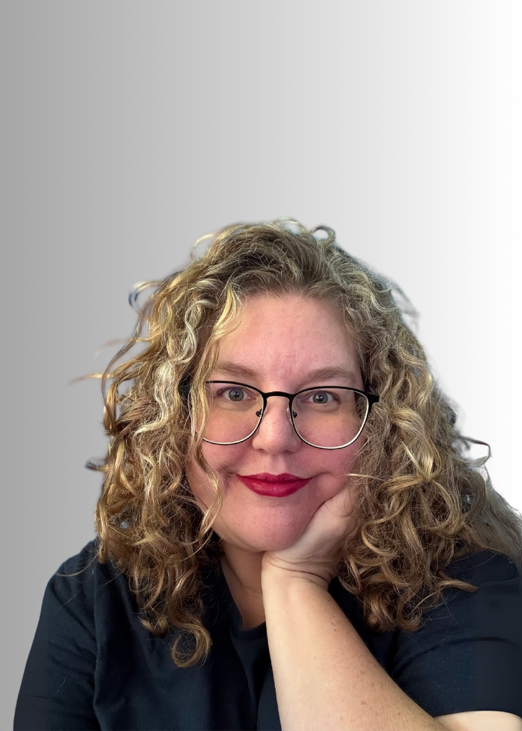 Vanessa Steele (headshot)